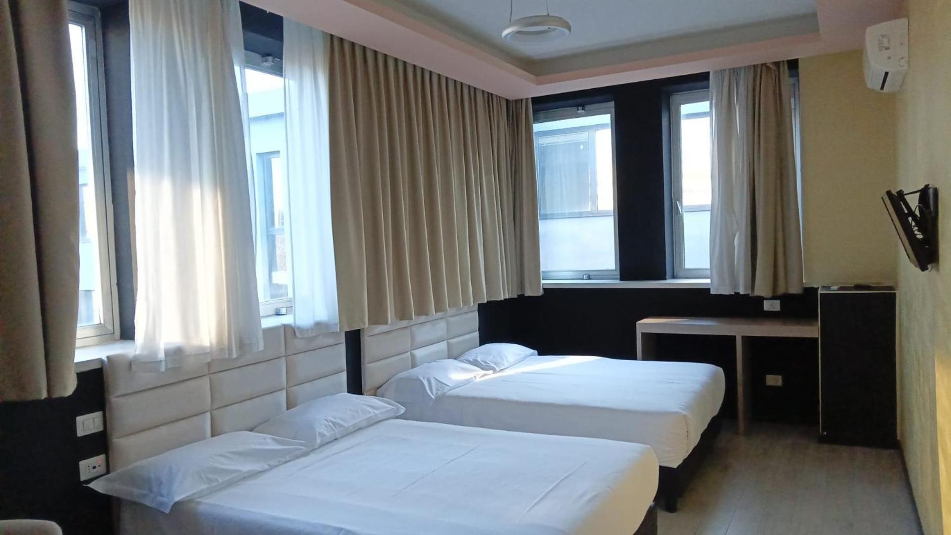 Queen Hotel 塞斯托-聖喬凡尼 外观 照片